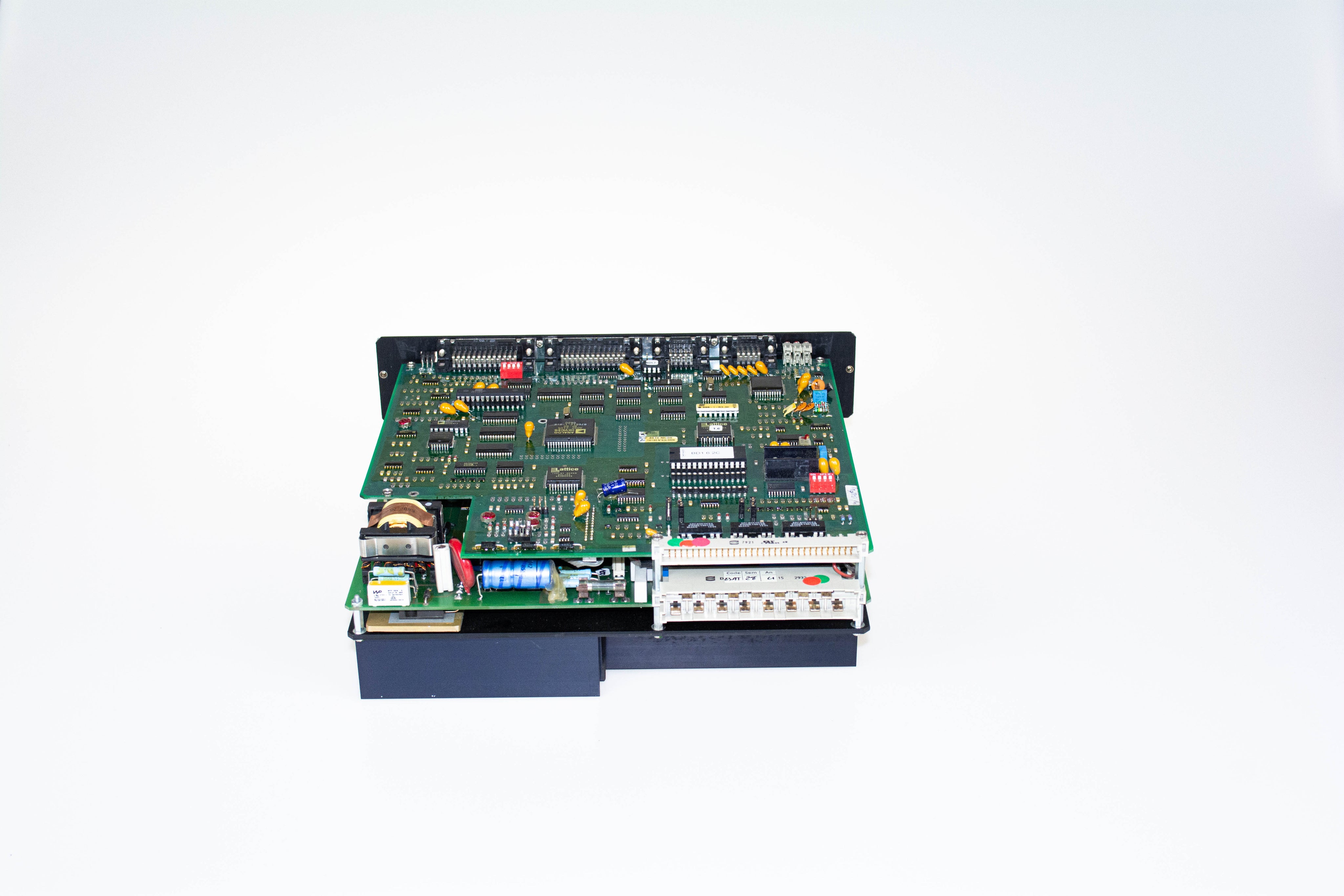 07d00b565517473a6b5c60e0b22f20e6